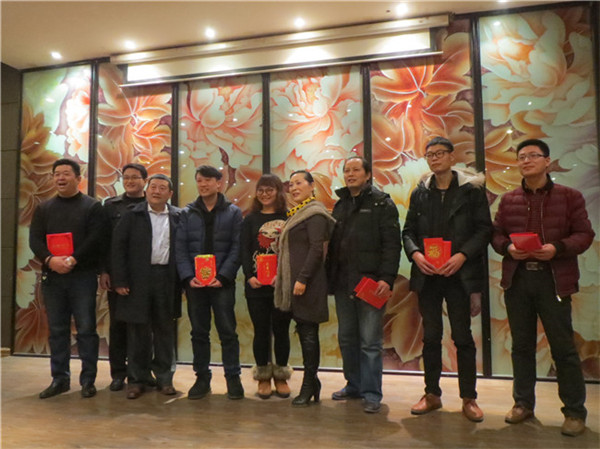 洛陽(yáng)泰斯特公司完成年度銷售目標(biāo)，重金獎(jiǎng)勵(lì)銷售