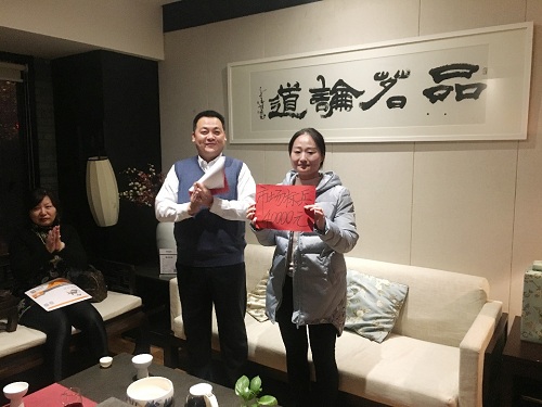 “天上不會(huì)掉餡餅，擼起袖子加油干” ——2017年度TST營(yíng)銷中心表彰大會(huì)