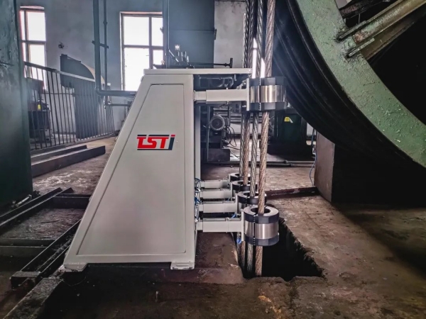 揪心！撫順一金礦發(fā)生罐籠鋼絲繩斷裂！3死1傷！